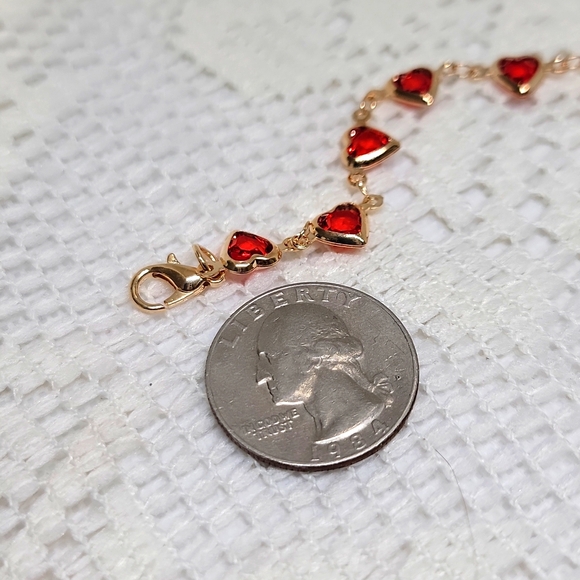 Heart Charm Bracelet Gold Tone Chain Adjustable to 9 Inches Red New - Picture 6 of 10